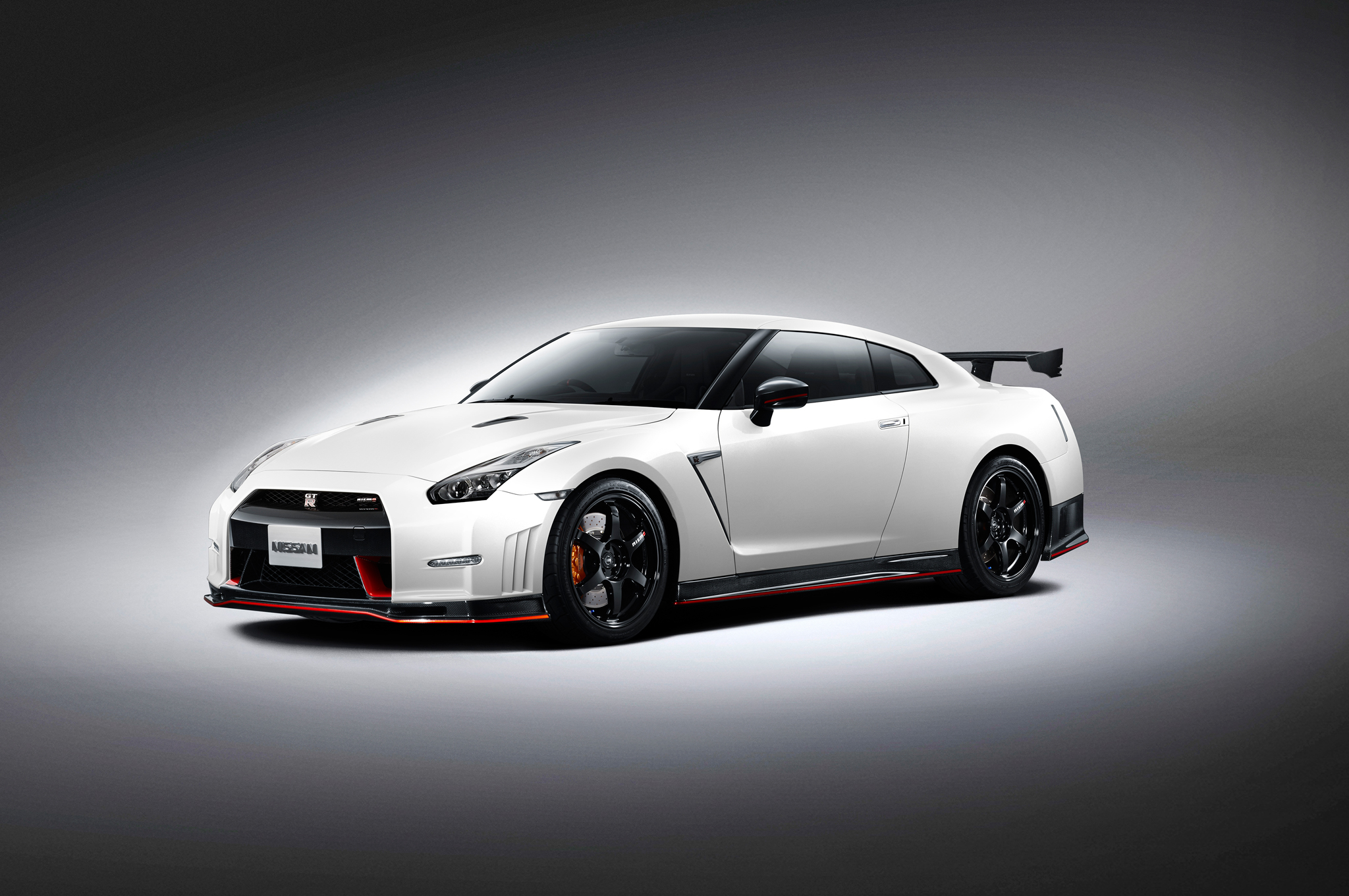 Характеристика gt. Nissan GTR Nismo gt1. Ниссан Скайлайн 2019. Самый быстрый Ниссан ГТР. Ниссан ГТР четырехдверный.